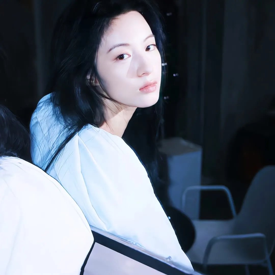 喜欢的人忘记戴眼镜了